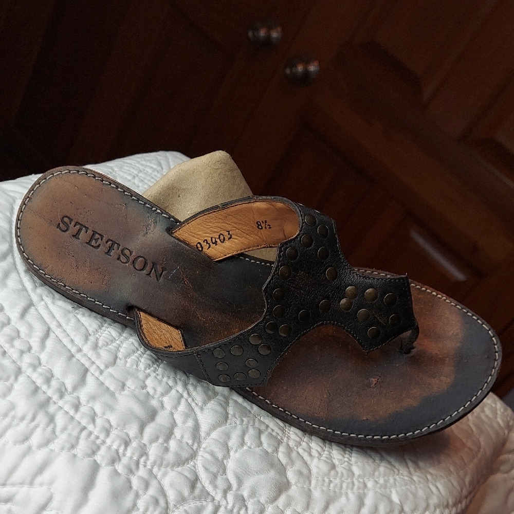 - Stetson Women's Black, Brown Studded Leather Thong Sandals, Western, Size 8.5 - Picture 2 of 13